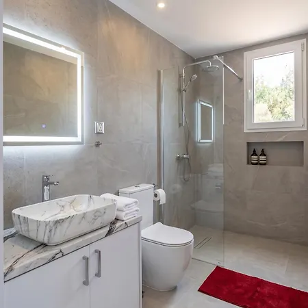 Sykia Upper Floor 2-br Holiday home Paphos