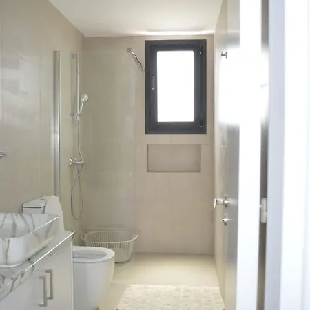 Sykia Upper Floor 2-br *