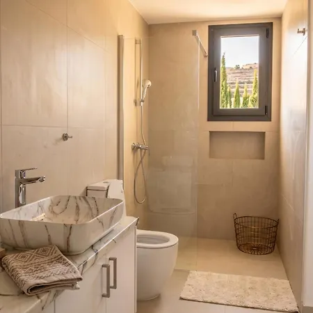 Sykia Upper Floor 2-br Holiday home Paphos