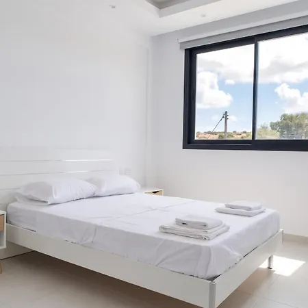 Sykia Upper Floor 2-br *
